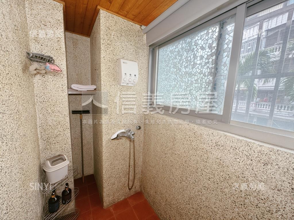 巨蛋商圈蛋黃區金店面附車房屋室內格局與周邊環境