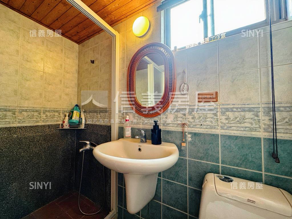 巨蛋商圈蛋黃區金店面附車房屋室內格局與周邊環境