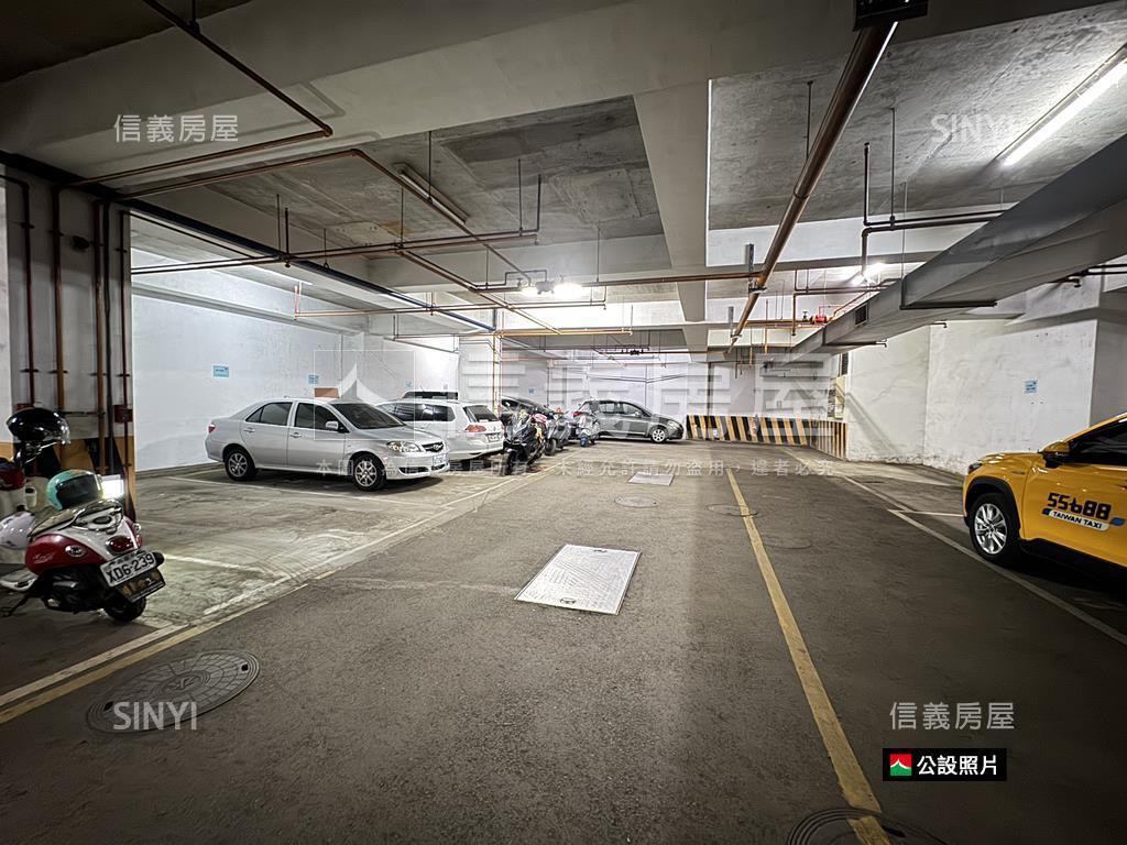 巨蛋商圈蛋黃區金店面附車房屋室內格局與周邊環境