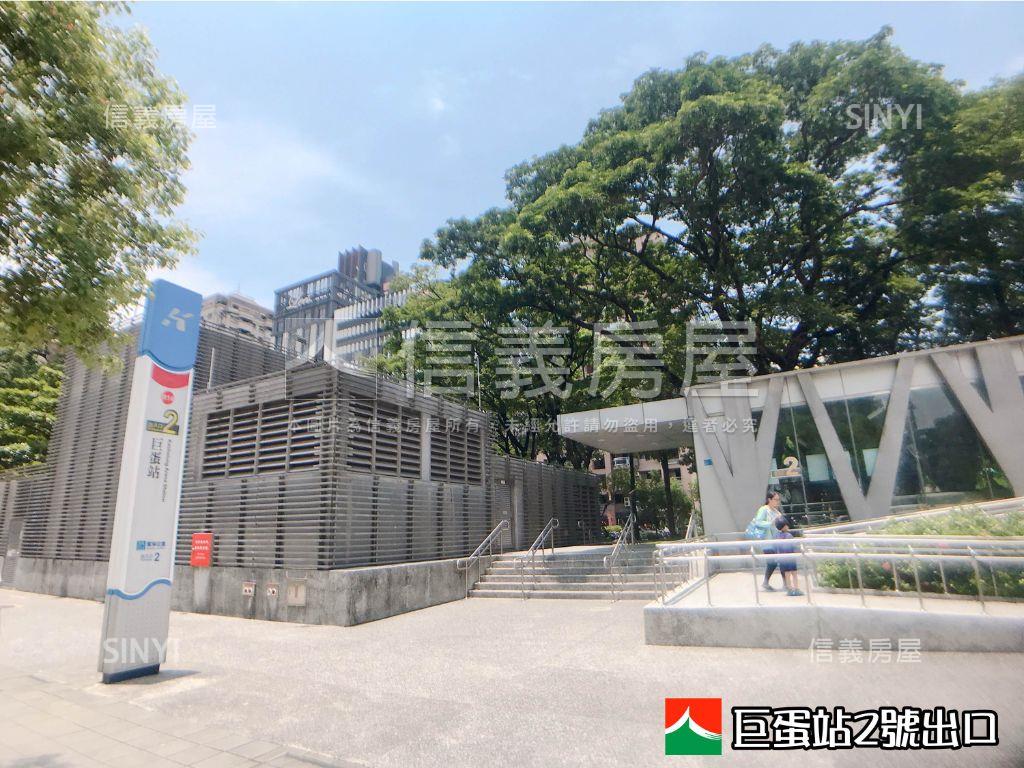 巨蛋商圈蛋黃區金店面附車房屋室內格局與周邊環境