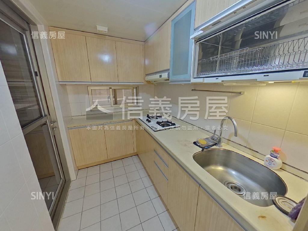 竹城采都４房雙車位房屋室內格局與周邊環境