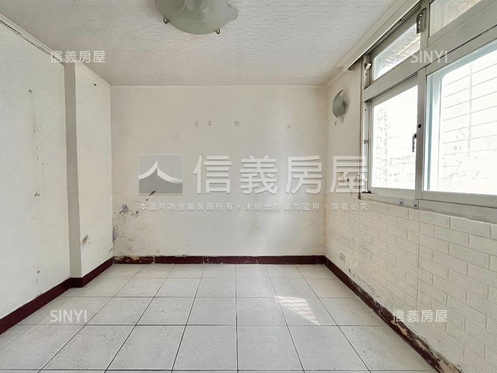 頂溪ｘ樂華公寓邊間頂加房屋室內格局與周邊環境