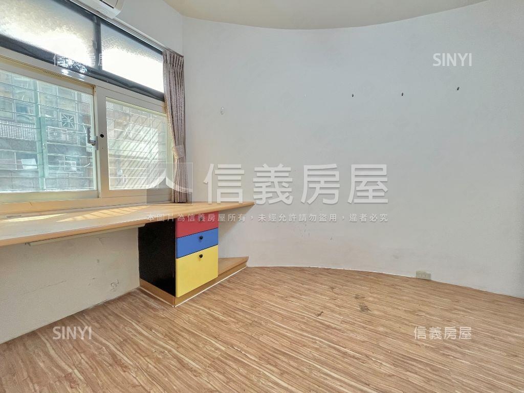 頂溪ｘ樂華公寓邊間頂加房屋室內格局與周邊環境