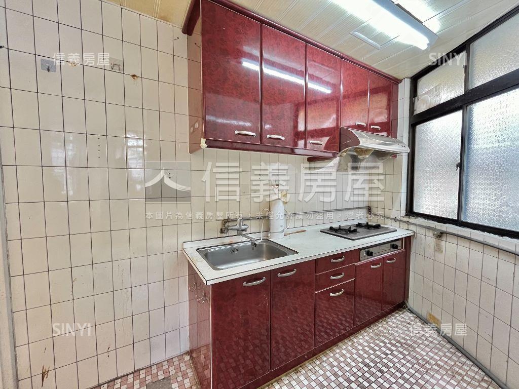 頂溪ｘ樂華公寓邊間頂加房屋室內格局與周邊環境