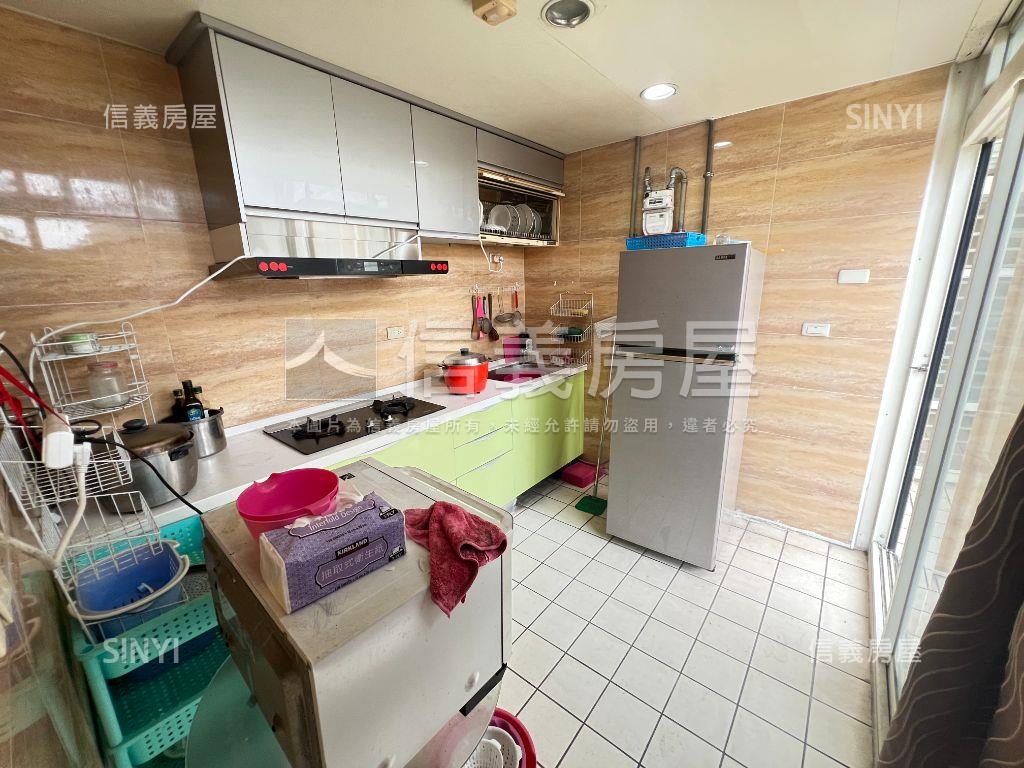 桂冠頂峰優質美屋房屋室內格局與周邊環境