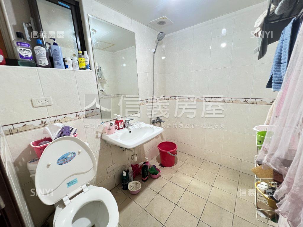 桂冠頂峰優質美屋房屋室內格局與周邊環境