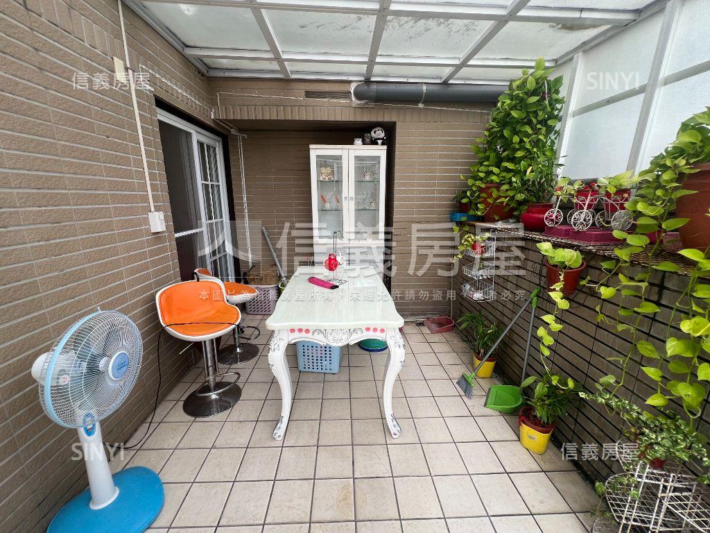 桂冠頂峰優質美屋房屋室內格局與周邊環境