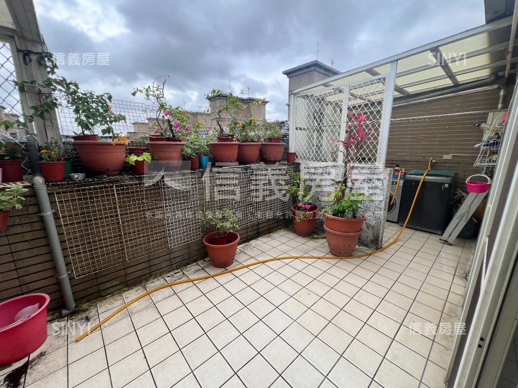 桂冠頂峰優質美屋房屋室內格局與周邊環境