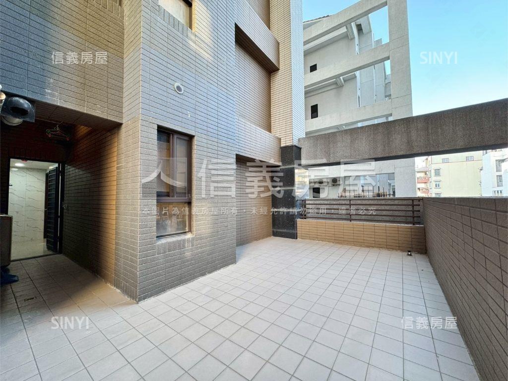 大露臺兩房平車房屋室內格局與周邊環境