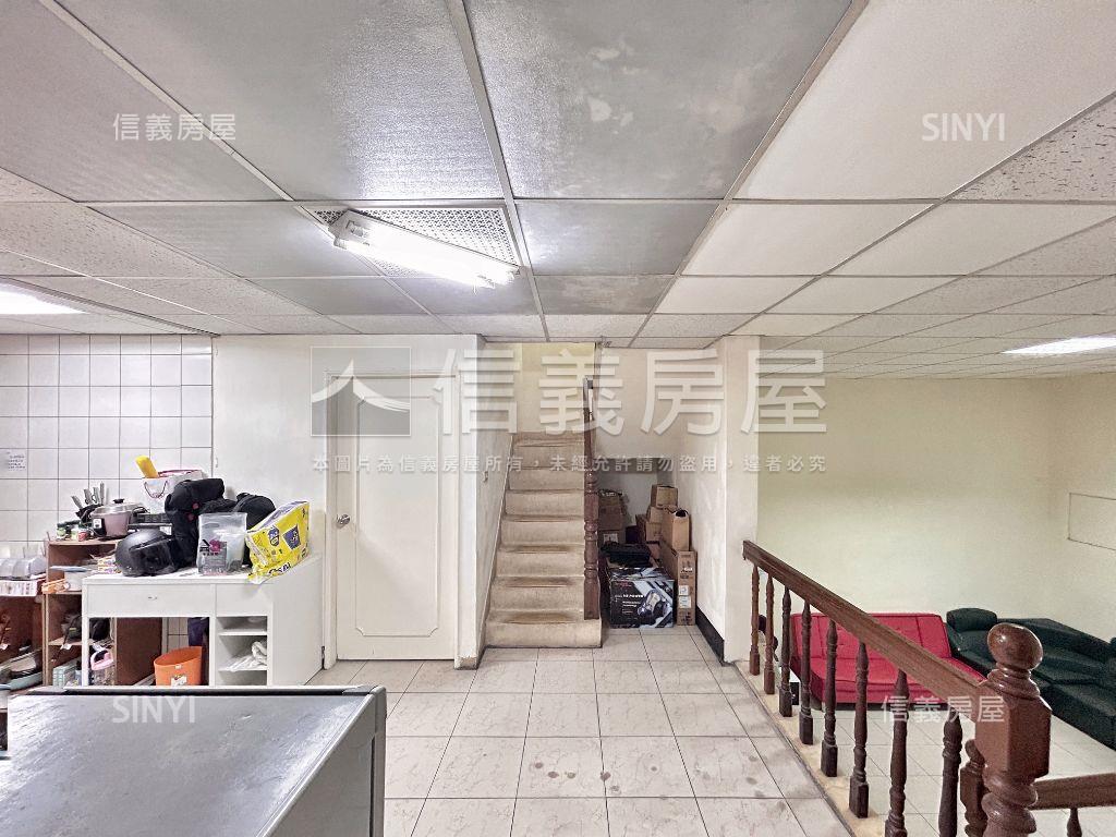 近捷運迴龍醫院樓中樓房屋室內格局與周邊環境