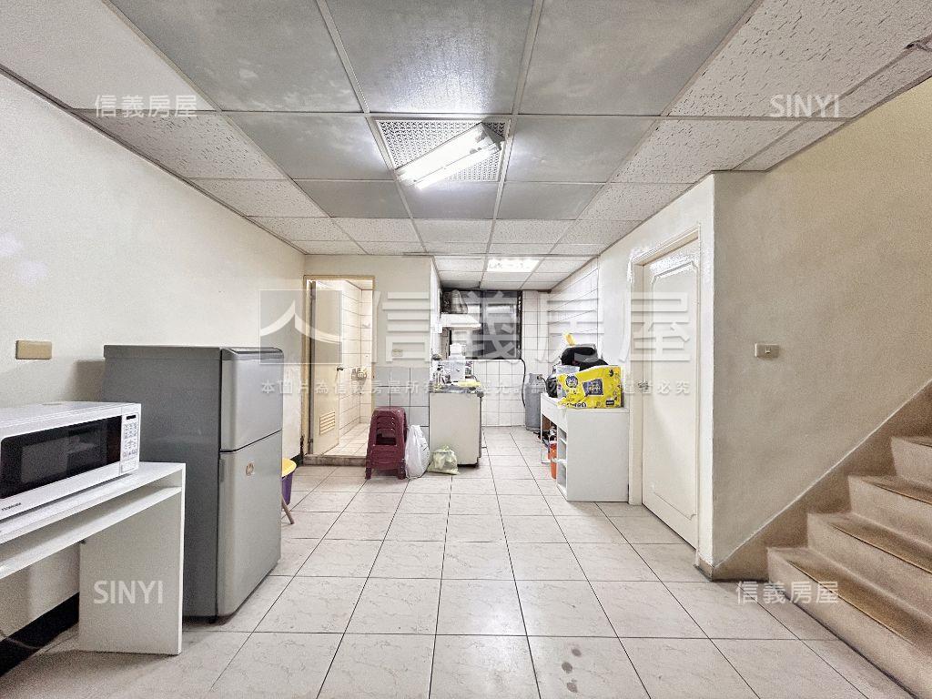 近捷運迴龍醫院樓中樓房屋室內格局與周邊環境