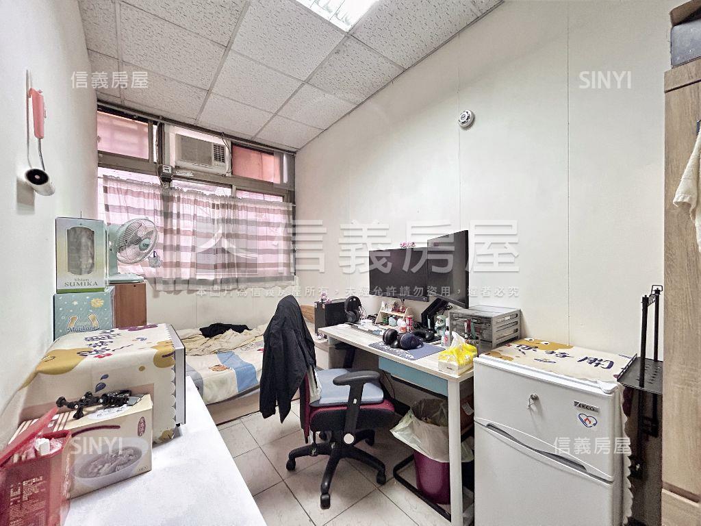 近捷運迴龍醫院樓中樓房屋室內格局與周邊環境