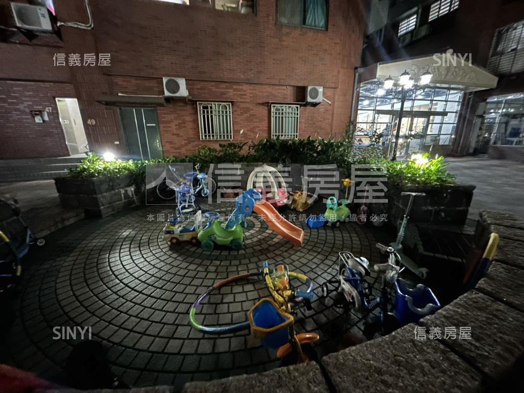 首都景觀裝潢大空間附車位房屋室內格局與周邊環境