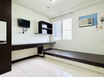 龍的天下三房車位