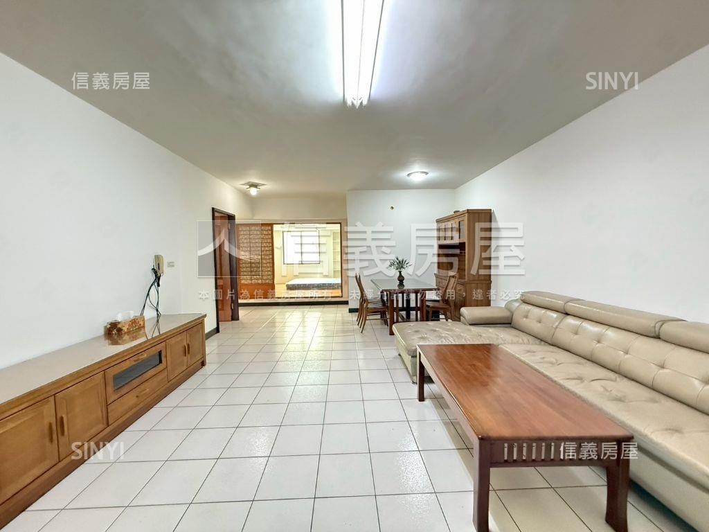 近科博館三房附車位房屋室內格局與周邊環境