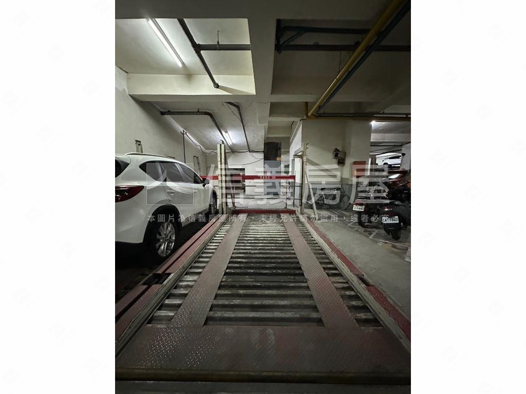 近科博館三房附車位房屋室內格局與周邊環境
