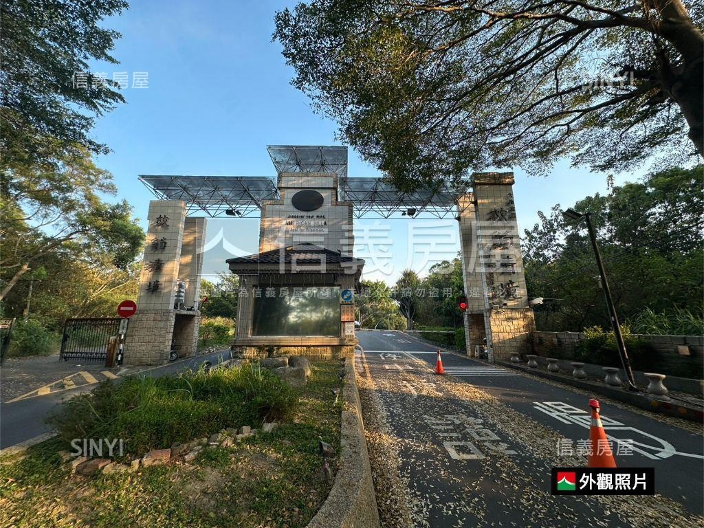 近園區美式社區採光別墅房屋室內格局與周邊環境