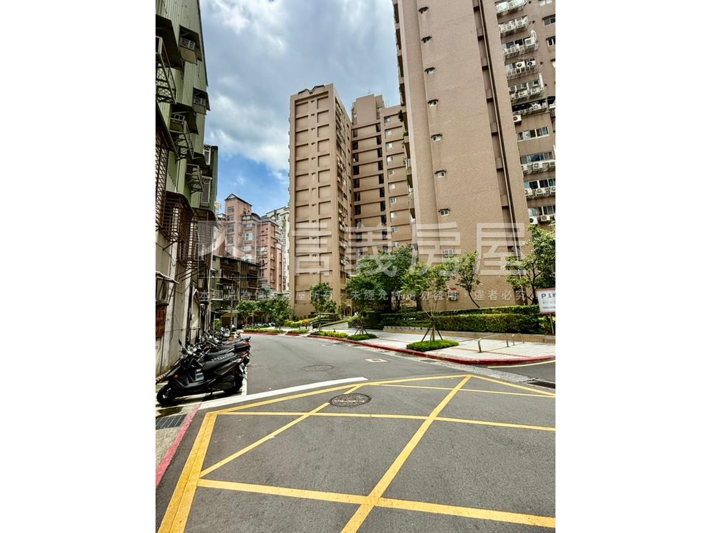 近捷運稀有舒適公寓房屋室內格局與周邊環境