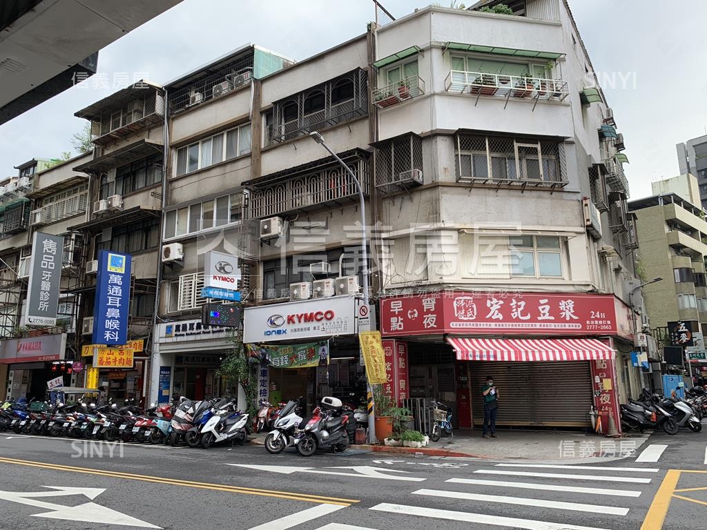 正延吉街角窗店面房屋室內格局與周邊環境