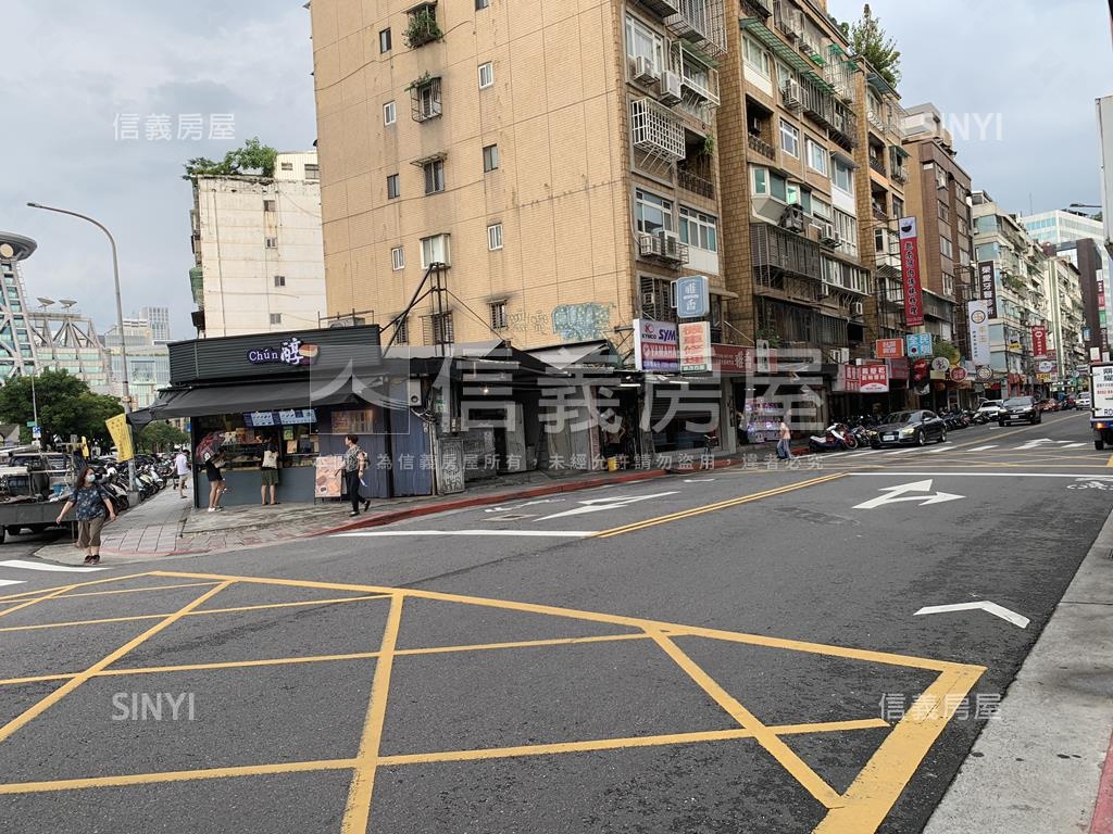 正延吉街角窗店面房屋室內格局與周邊環境