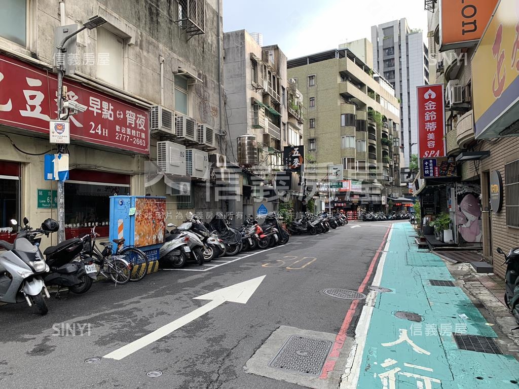 正延吉街角窗店面房屋室內格局與周邊環境