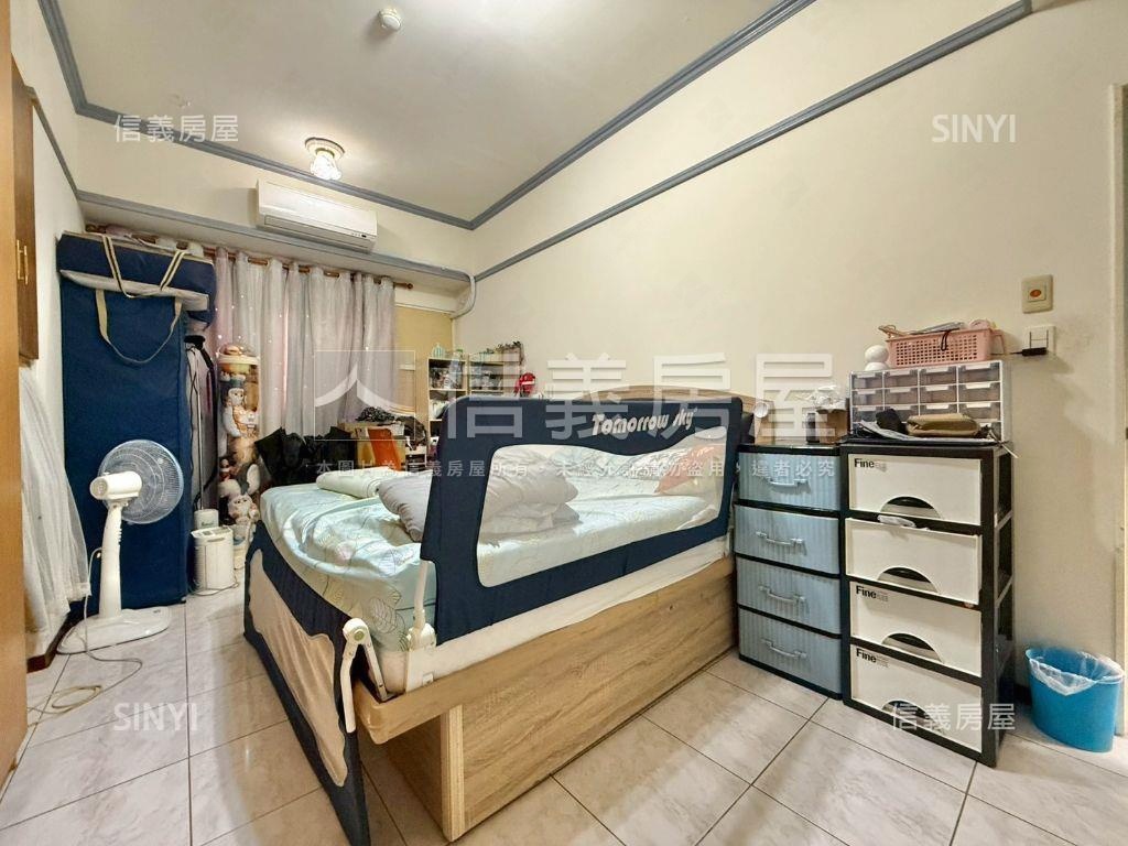 文心及第三房附車位房屋室內格局與周邊環境