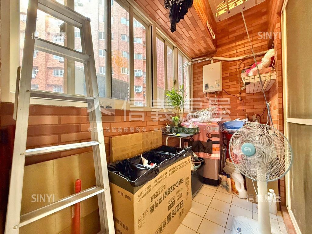 文心及第三房附車位房屋室內格局與周邊環境