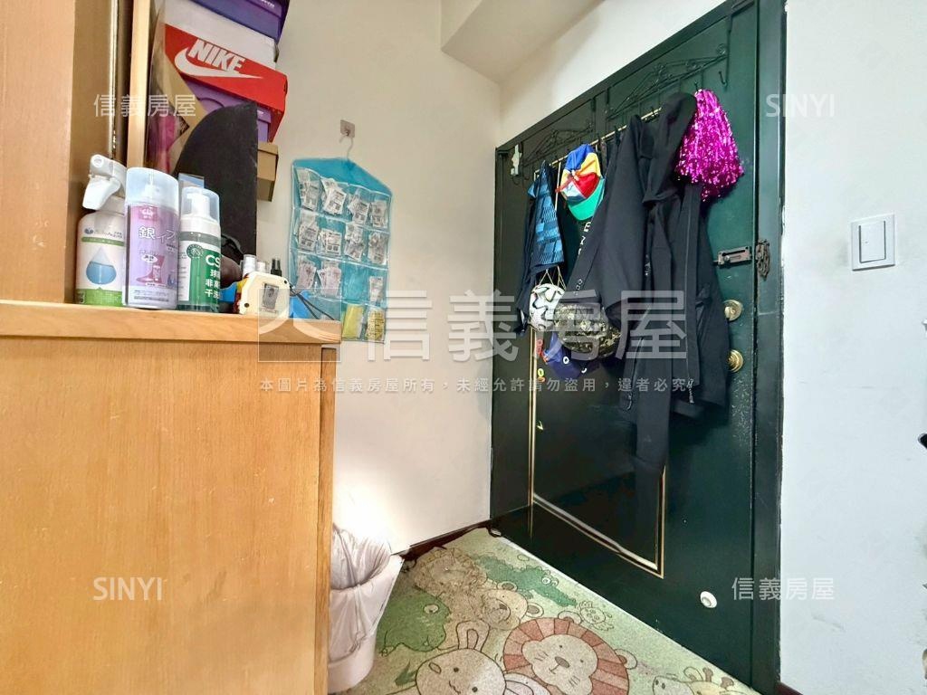 文心及第三房附車位房屋室內格局與周邊環境