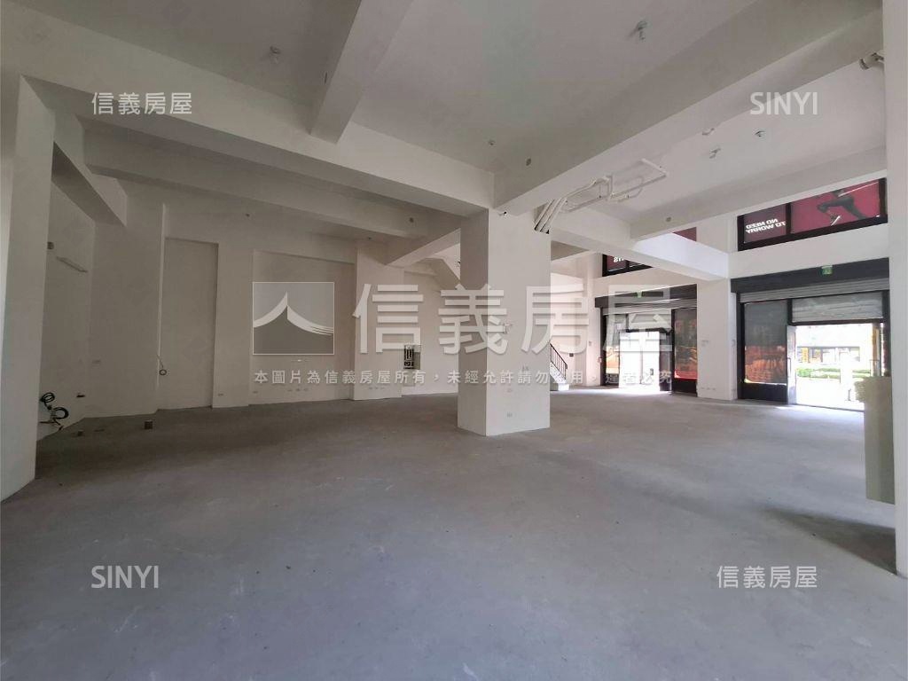 １１期旗艦百坪雙店面房屋室內格局與周邊環境