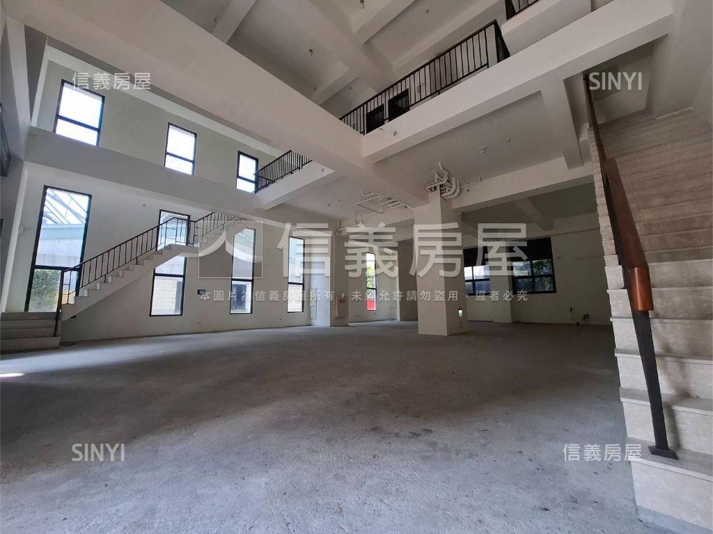 １１期旗艦百坪雙店面房屋室內格局與周邊環境