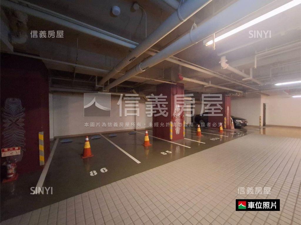 １１期旗艦百坪雙店面房屋室內格局與周邊環境