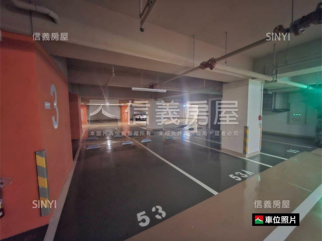 １１期旗艦百坪雙店面房屋室內格局與周邊環境