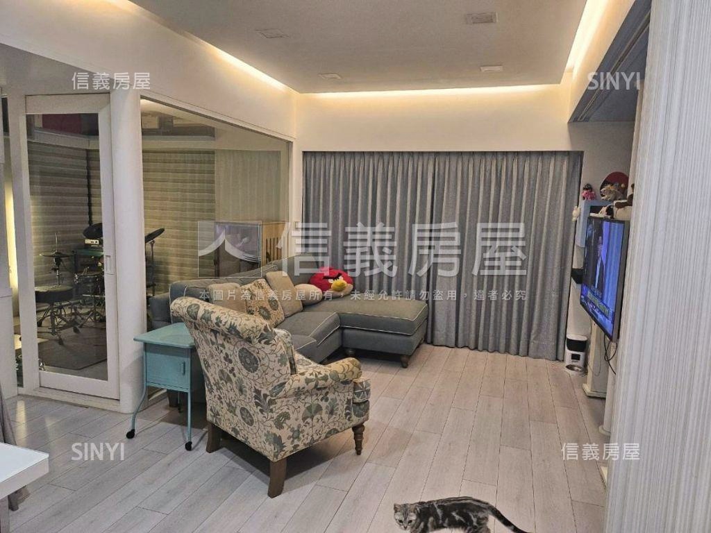 首泰大方發財八樓房屋室內格局與周邊環境