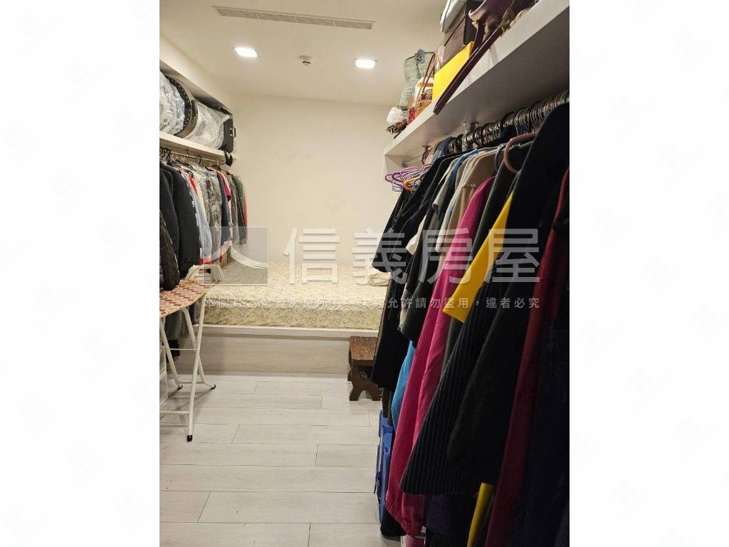 首泰大方發財八樓房屋室內格局與周邊環境