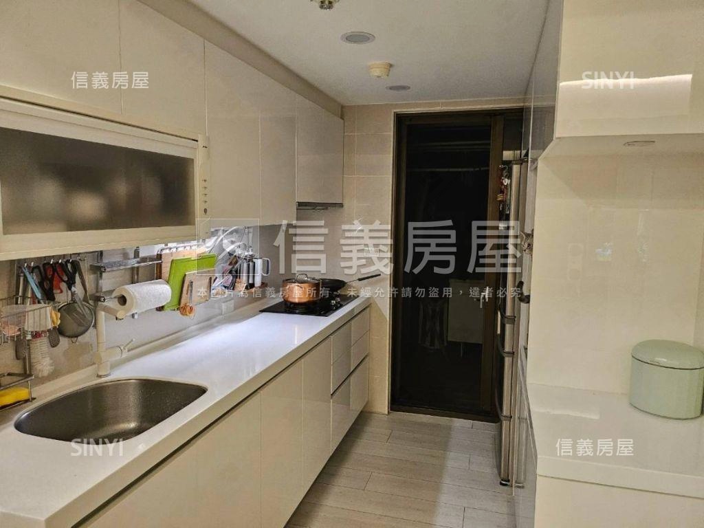 首泰大方發財八樓房屋室內格局與周邊環境