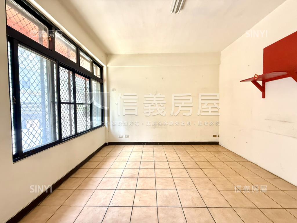 中興路商圈孝親庭院透天房屋室內格局與周邊環境