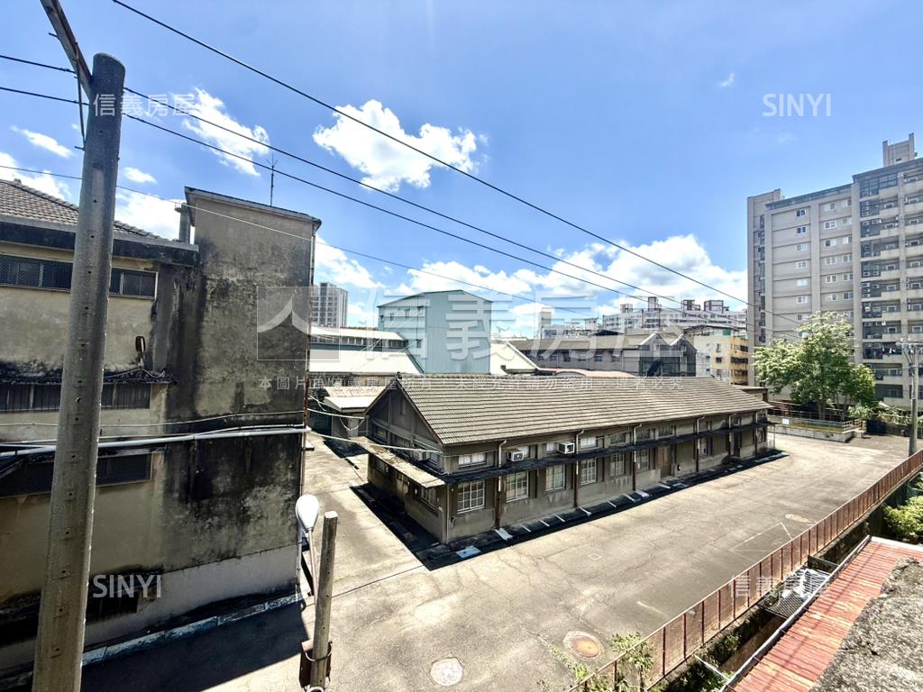 中興路商圈孝親庭院透天房屋室內格局與周邊環境
