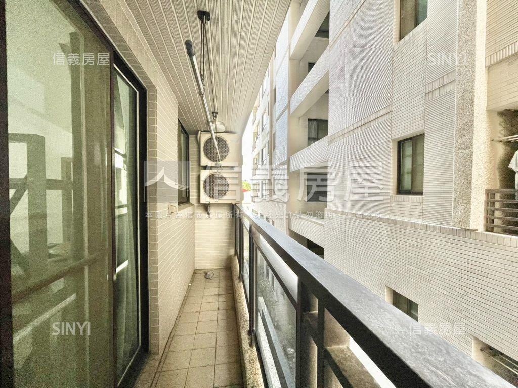 皇龍站前ｃａｓａ兩房車位房屋室內格局與周邊環境