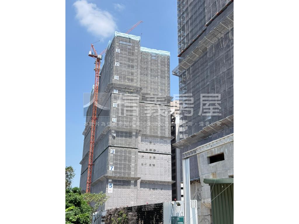 全坤峰碩兩房車位房屋室內格局與周邊環境