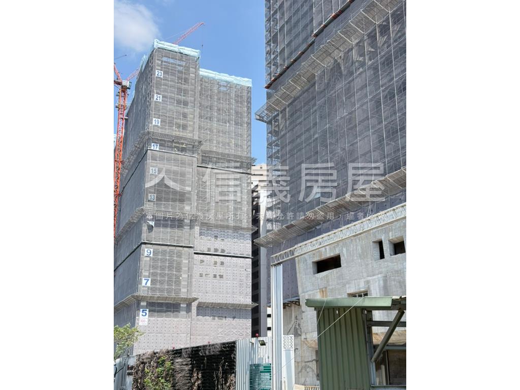 全坤峰碩兩房車位房屋室內格局與周邊環境