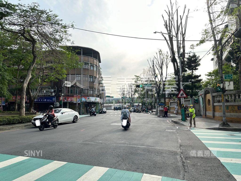 全坤峰碩首購首選房屋室內格局與周邊環境