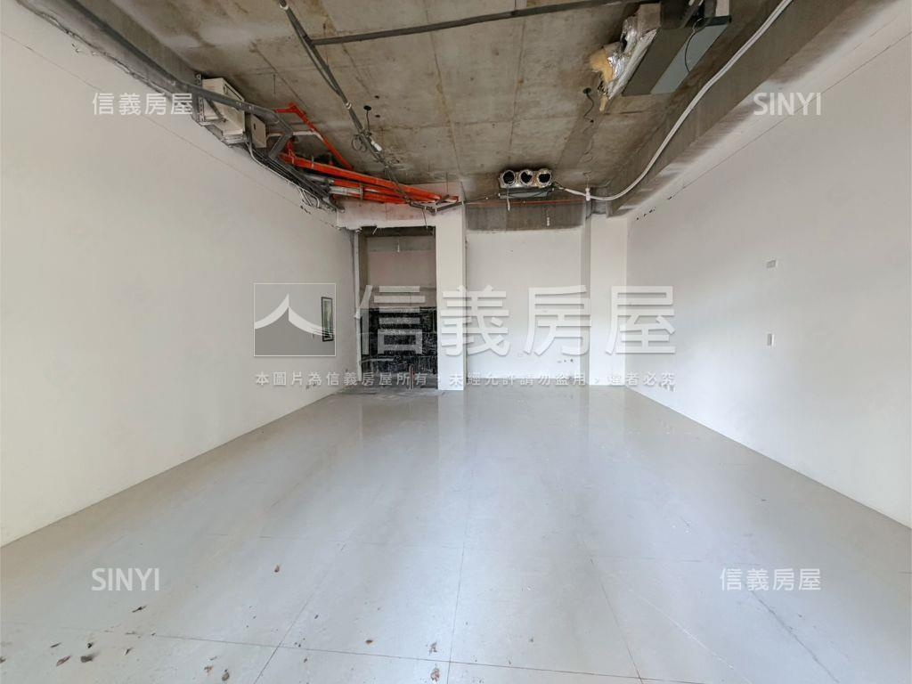 Ｃ５元利挑高質感店面房屋室內格局與周邊環境
