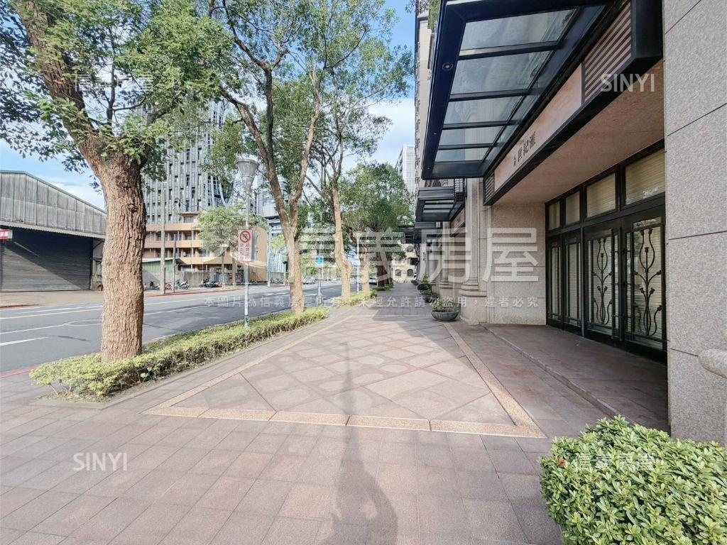 Ｃ５元利挑高質感店面房屋室內格局與周邊環境