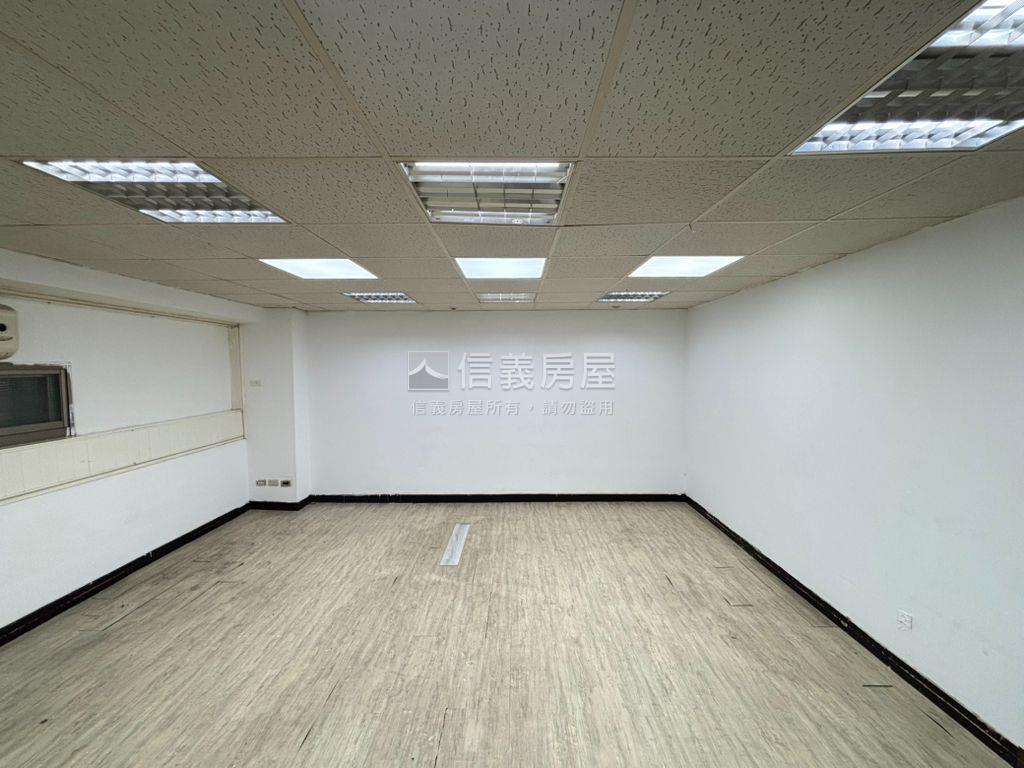 經典玻璃帷幕方正辦公房屋室內格局與周邊環境