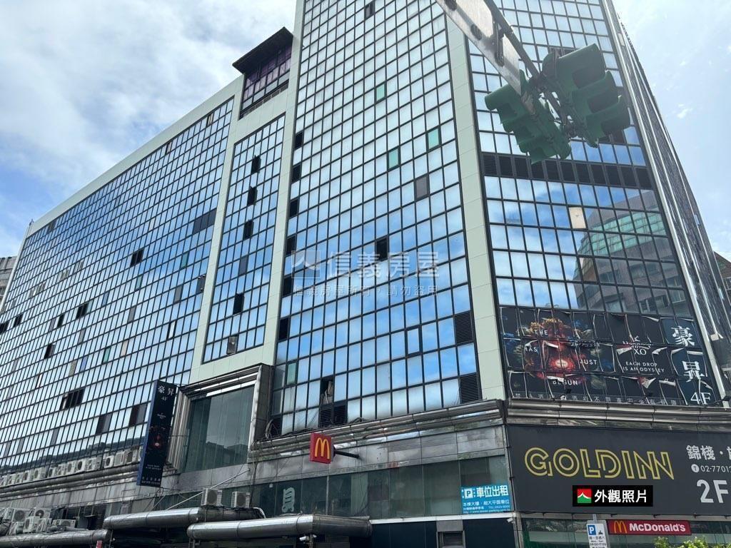 經典玻璃帷幕方正辦公房屋室內格局與周邊環境