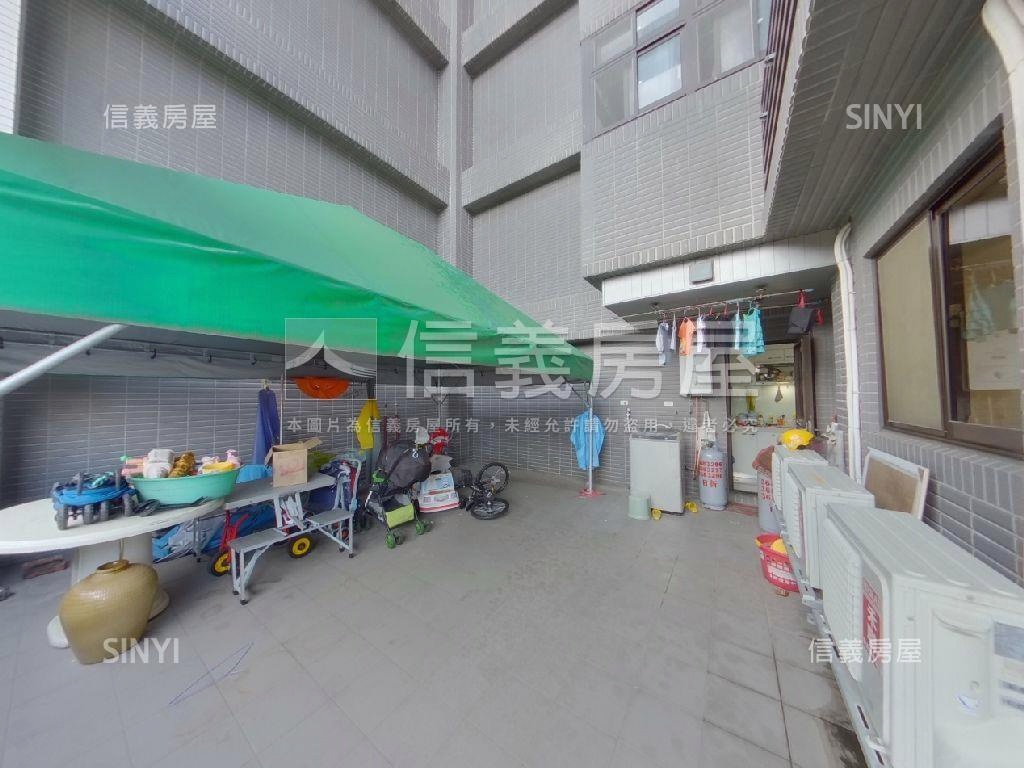 近未來交流道露臺四房車位房屋室內格局與周邊環境