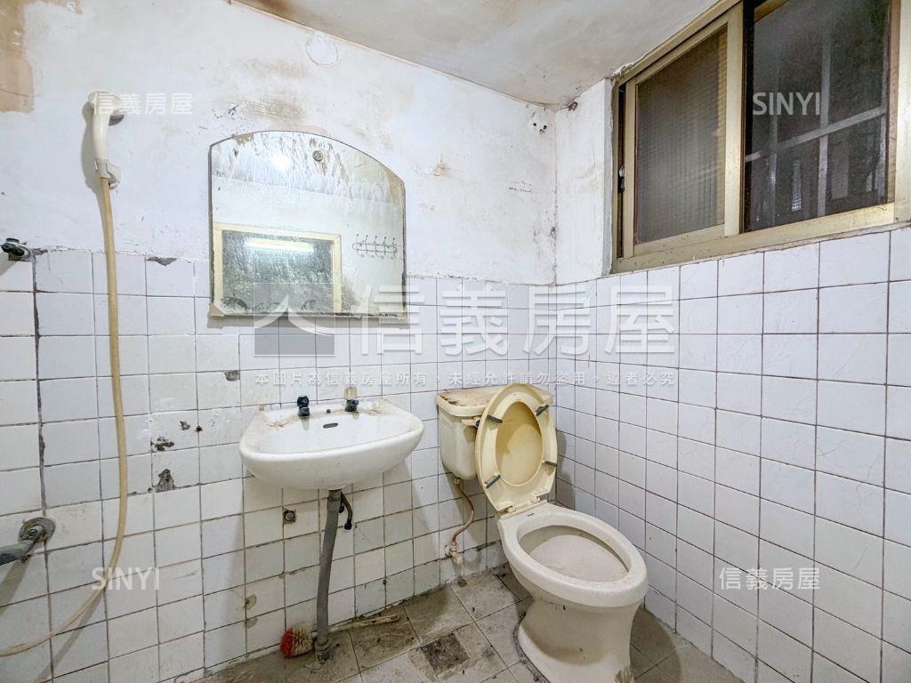 正街復古老宅透天店面房屋室內格局與周邊環境