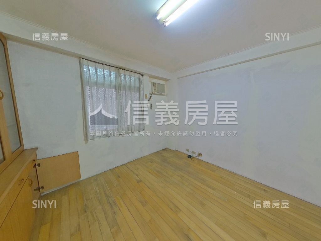 圓堡社區景觀透天房屋室內格局與周邊環境