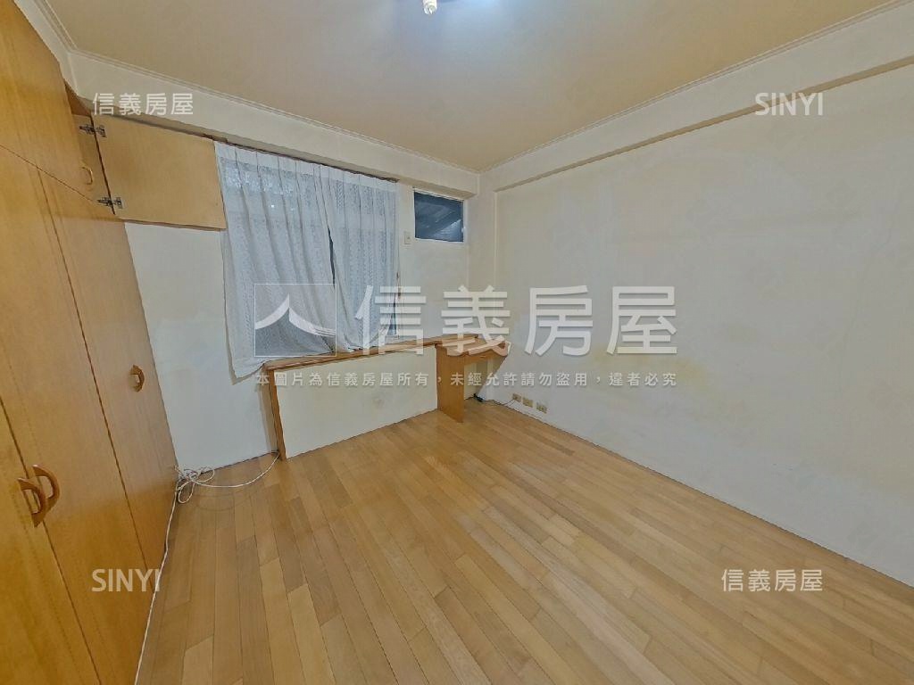 圓堡社區景觀透天房屋室內格局與周邊環境