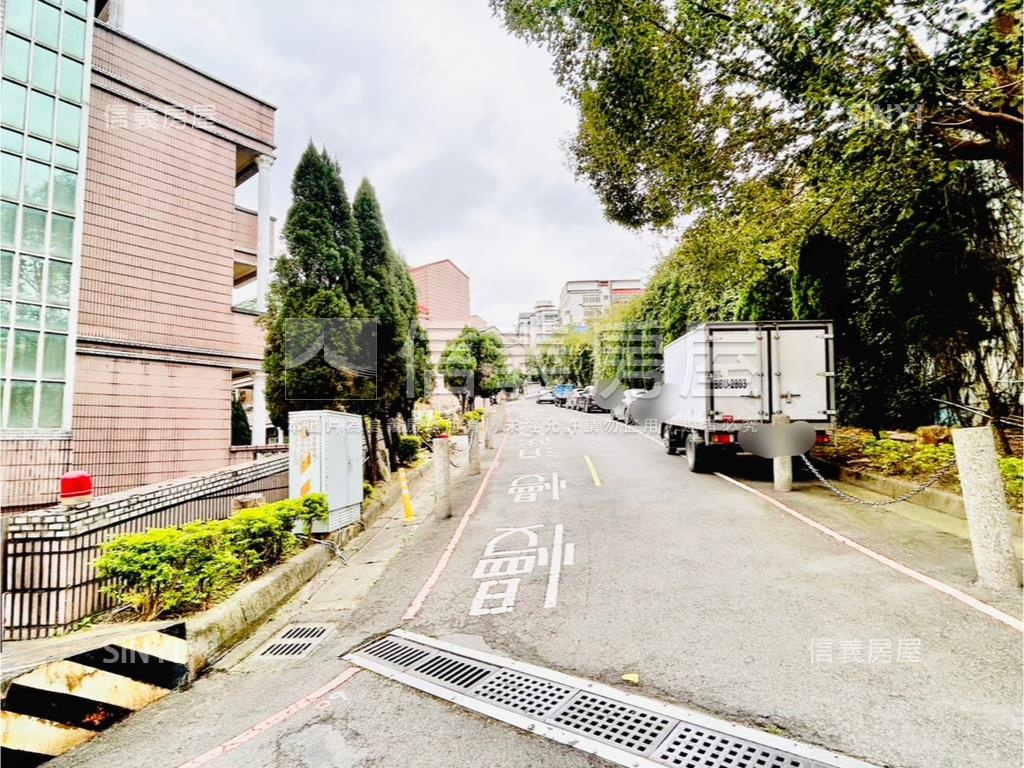 圓堡社區景觀透天房屋室內格局與周邊環境